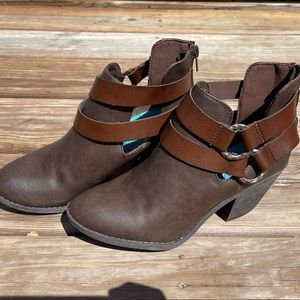 Blowfish Malibu fall booties size 8.5